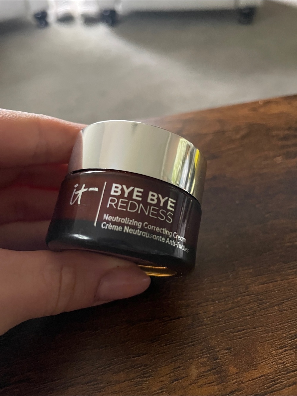 it cosmetics Bye Bye Redness Correcting Cream -porcelain beige